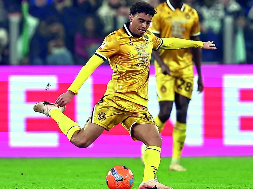 Arthur Atta in azione a Torino contro la Juventus. Il francese si è procurato una lesione muscolare nella gara di Coppa Italia che lo obbligherà a saltare almeno quattro partitefotopetrussi