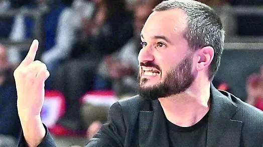 Coach Adriano Vertemati, 44 anni foto petrussi