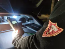 Carabinieri alle prese con un alcoltest in una foto di repertorio