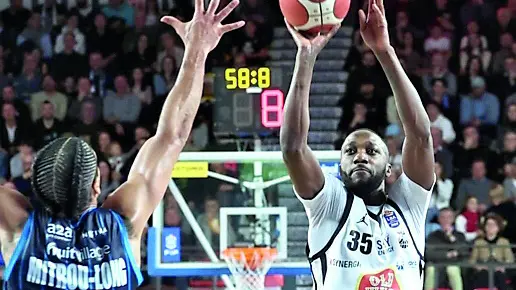 Iris Ikangi al tiro (foto Petrussi)