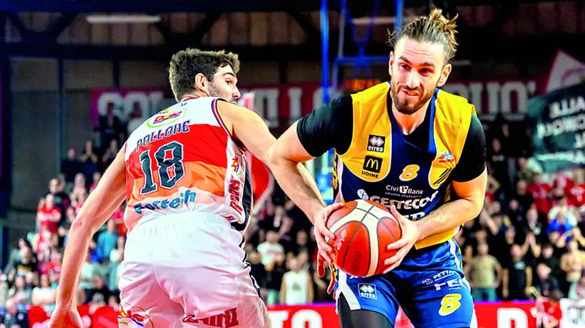 Mastellari, top scorer con 15 punti (foto Petrussi / Sara Bozzoli)