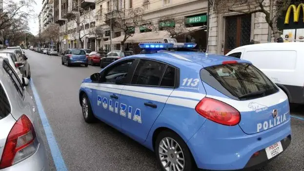A supporto dei militari dell'Esercito è intervenuta la polizia per fermare il 31enne