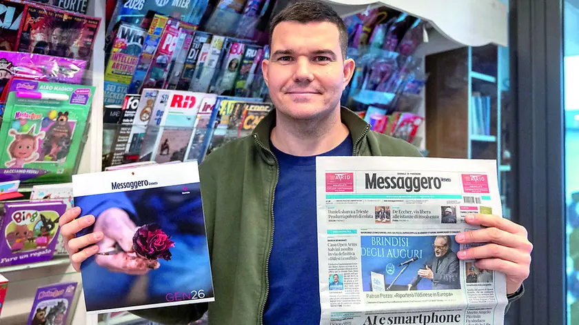 È andato letteralmente a ruba il calendario del prossimo anno che il Messaggero Veneto ha regalato giovedì ai suoi lettori racconta storie di mestieri e antiche tradizioni del Friuli Venezia Giulia / fotoservizio petrussi