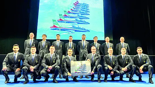 La formazione delle Frecce Tricolori petrussi