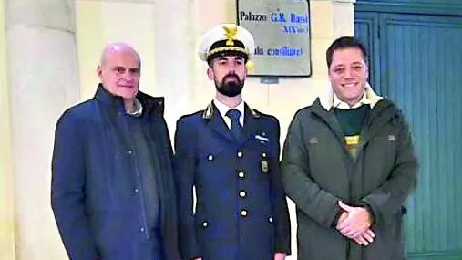 Il comandante Nicola Candido con il sindaco di Aviano Paolo Tassan Zanin e il vicesindaco Basso