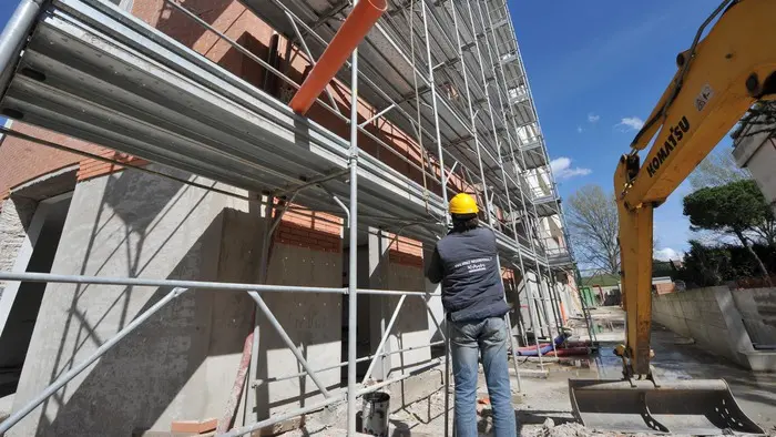 I cantieri in alcuni condomini si sono conclusi ma sono già da rifare