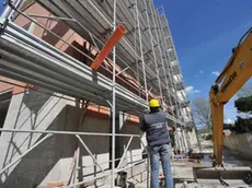 I cantieri in alcuni condomini si sono conclusi ma sono già da rifare