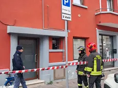 Polizia e vigili del fuoco in via Grazzano a Udine