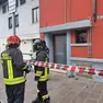 I vigili del fuoco durante l'intervento in via Grazzano a Udine