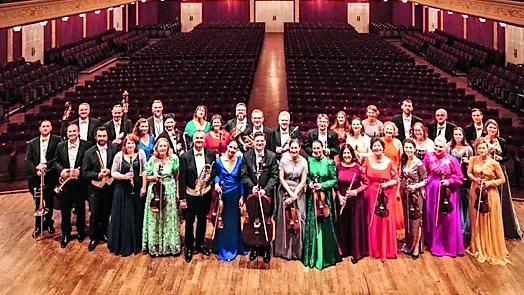 La Strauss Festival Orchester Wien al completo