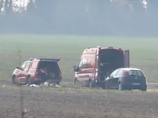 Vigili del fuoco durante i rilevamenti nel luogo in cui è stato ritrovato il cadavere di Sergiu Tarna