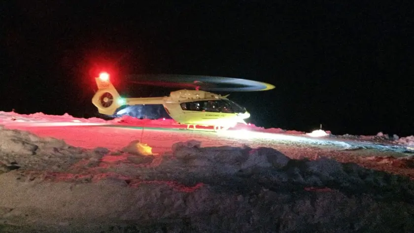 Sappada. L’elicottero atterrato a Sappada nella notte in borgata Bach bassa