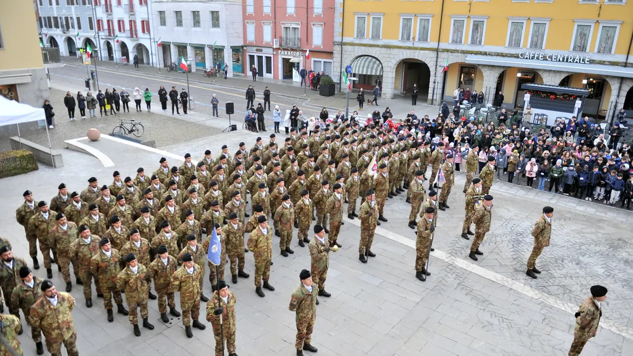 La partenza dei lancieri da piazza Garibaldi (Foto Petrussi)