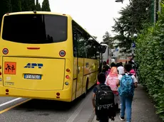 Aalunni nei pressi di uno scuolabus a Monfalcone. Foto di Katia Bonaventura.