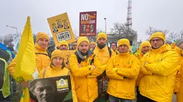 Gli agricoltori di Coldiretti hanno protestato ieri a Strasburgo contro l'accordo Ue-Mercosur