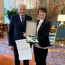 Il riconoscimento ufficiale consegnato da Sergio Mattarella a Manuela Di Centa