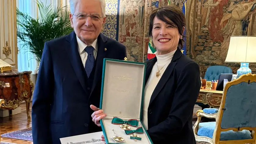Il riconoscimento ufficiale consegnato da Sergio Mattarella a Manuela Di Centa