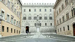 La sede centrale del Monte dei Paschi, a Siena