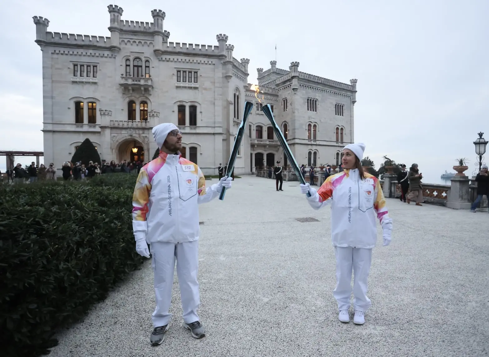 La fiamma olimpica a Miramare. Foto servizio Lasorte