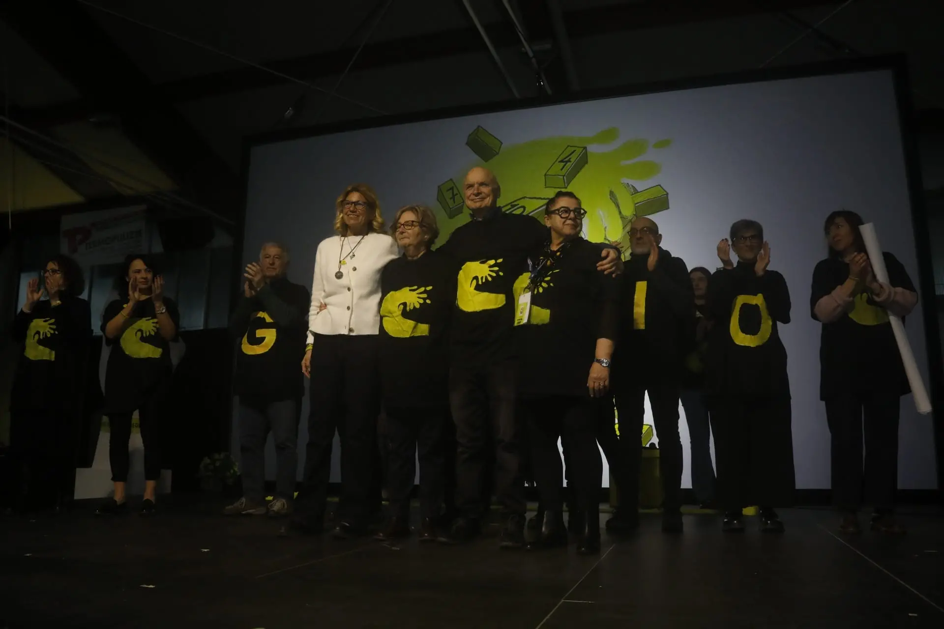 I genitori di Giulio Regeni e l'avvocata Ballerini sul palco (Foto Bonaventura)