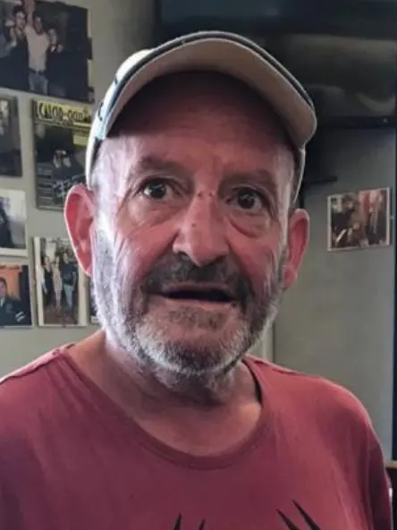 A sinistra l’auto coinvolta nell’incidente, a destra la vittima