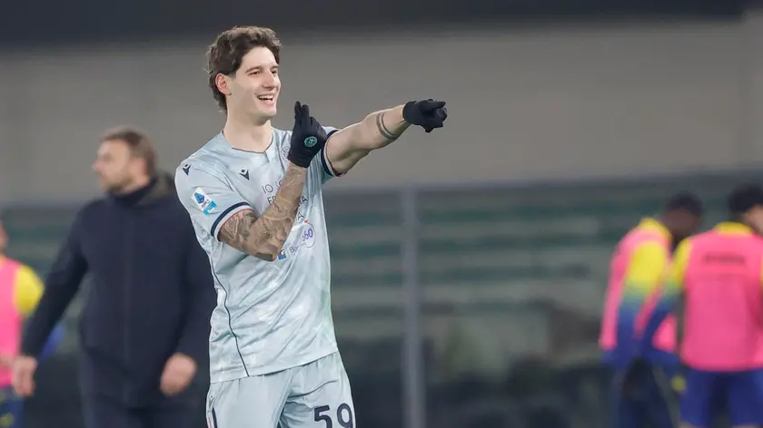 Alessandro Zanoli dopo il gol contro Verona