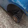 Anche una ruota dell'auto nel bottino dei ladri