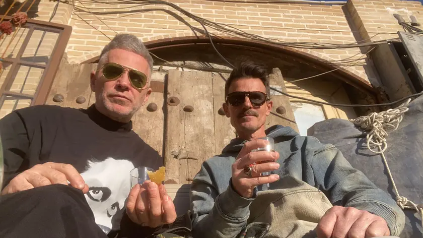 Federico Lora e Luca Virgilio mentre percorrono da Nord a Sud l’Iran