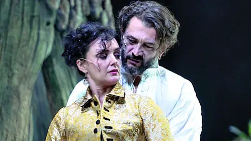 Vinicio Marchioni e Silvia Ajelliin Riccardo III (foto Gianluca Pantaleo)