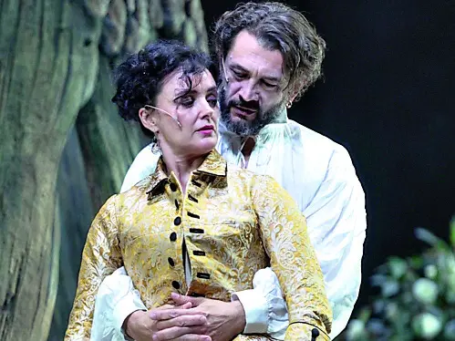 Vinicio Marchioni e Silvia Ajelliin Riccardo III (foto Gianluca Pantaleo)