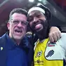 Deshawn Freeman e il presidente Davide Micalich sorridono (foto Petrussi)