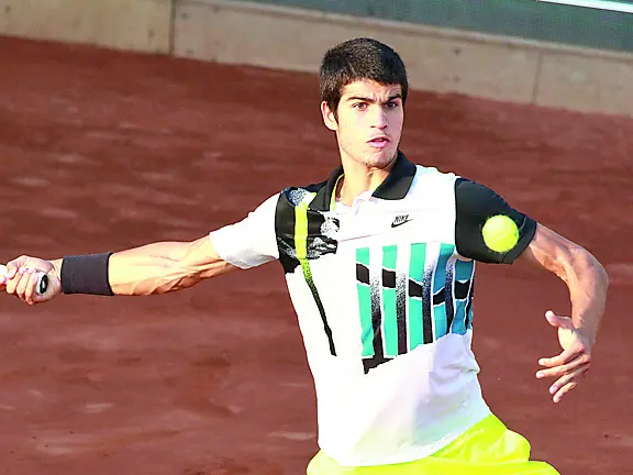 L'attuale numero 1 al mondo, lo spagnolo Carlos Alcaraz, in campo a Cordenons nel 2020