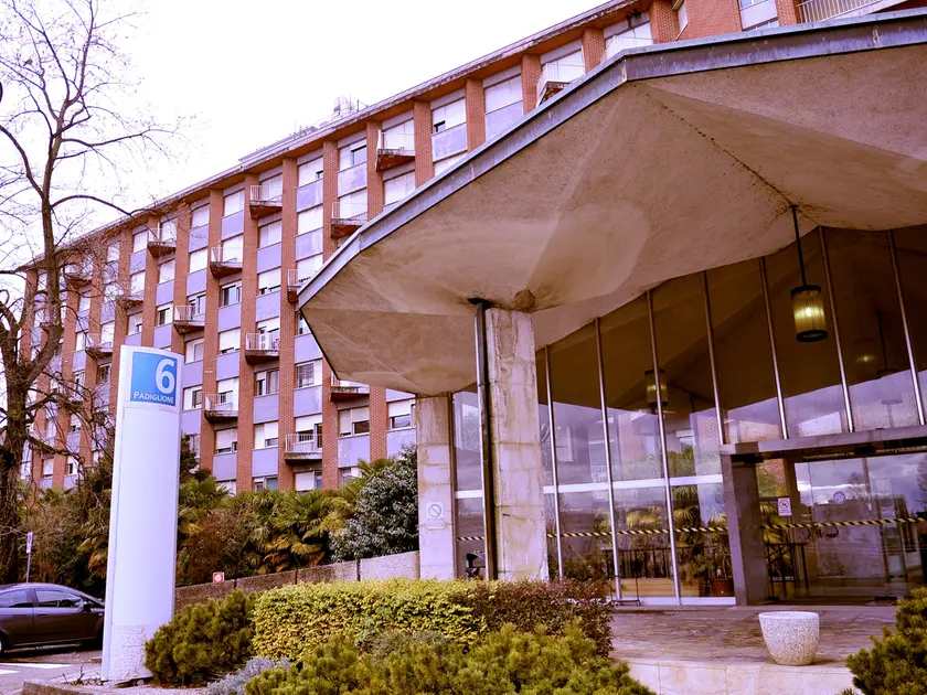 Il padiglione 6 dell'ospedale di Udine - Foto Petrussi