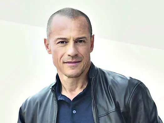 Stefano Accorsi protagonista di Nessuno. Le avventure di Ulisse