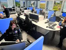 Operatori dentro la sala del 112 (foto Petrussi)