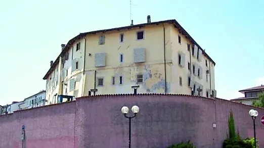 L’istituto penitenziario di Pordenone, dove si è verificato il fatto