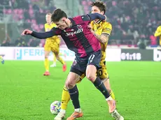 Vitik rifila una gomitata a Zaniolo dopo avere perso il pallone: l’incerto arbitro Marcenaro non vede nulla ed estrae il “giallo” solo per le proteste di Buksa, poi vede il sangue e bofonchia le proprie scuse FOTO PETRUSSI