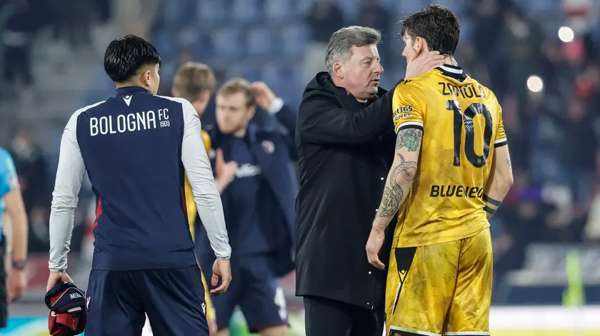 Mister Kosta Runjaic consola Nicolò Zaniolo (foto Ansa)