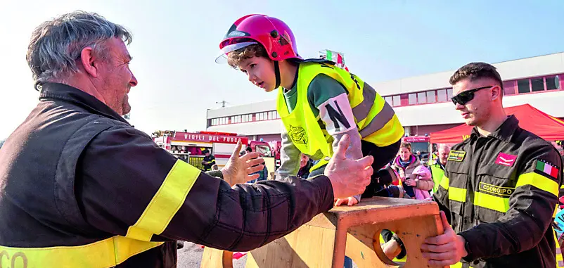 Celebrato anche nel capoluogo friulano l’87° anniversario di istituzione del Corpo dei vigili del fuoco, con la caserma del Comando dei vigili del fuoco di Udine aperta ai bambini e ai loro genitori.