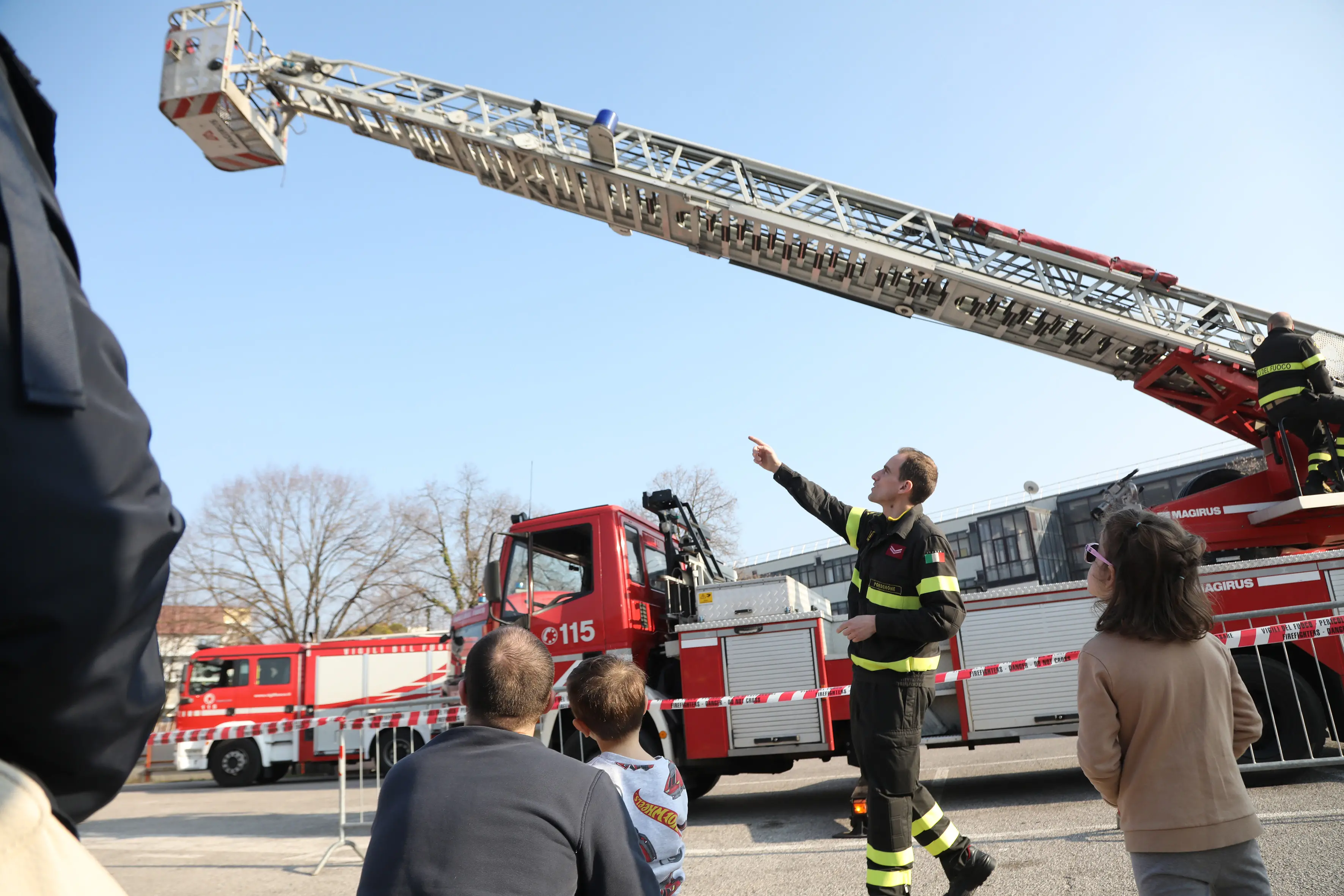 Celebrato anche nel capoluogo friulano l’87° anniversario di istituzione del Corpo dei vigili del fuoco, con la caserma del Comando dei vigili del fuoco di Udine aperta ai bambini e ai loro genitori.