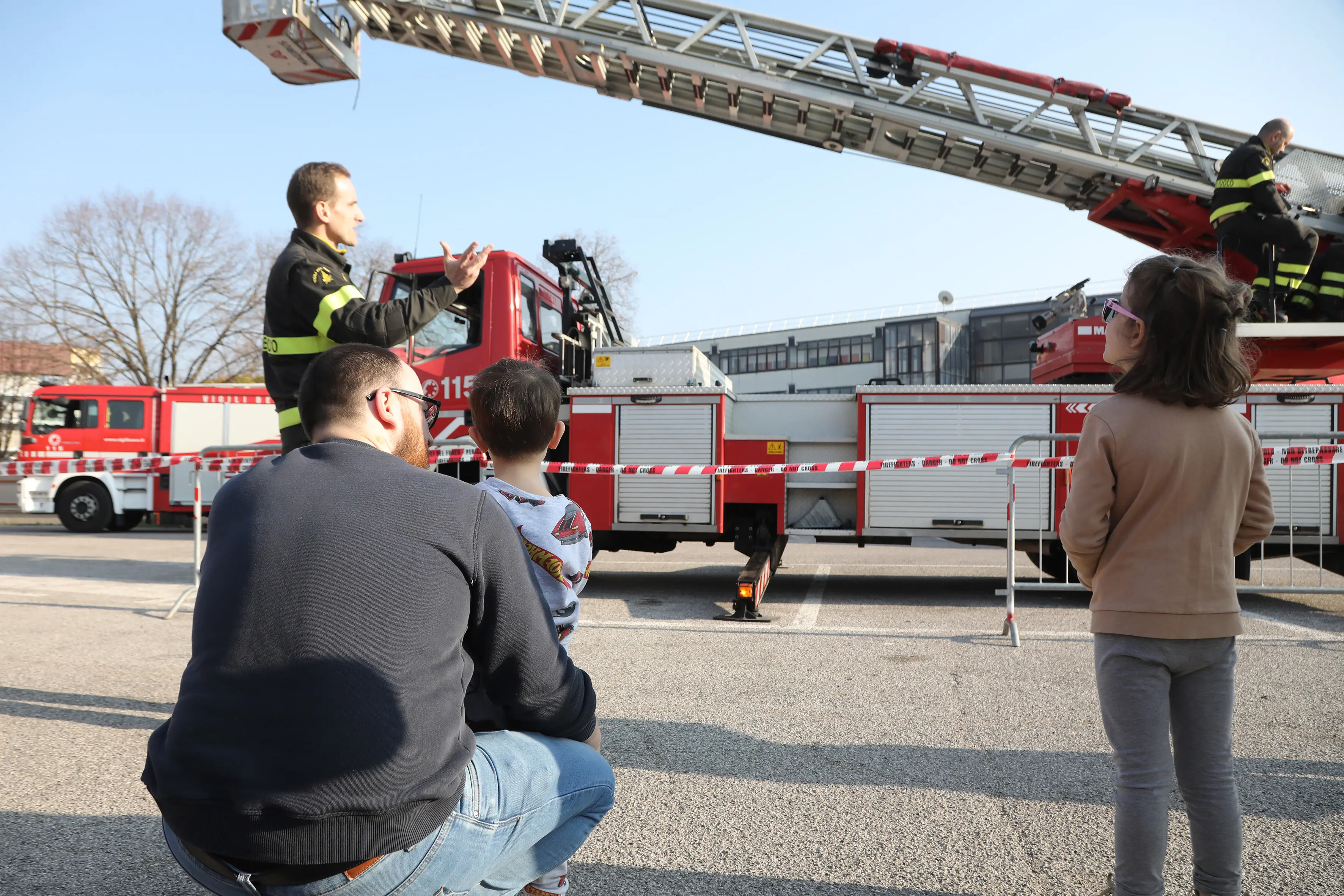 Celebrato anche nel capoluogo friulano l’87° anniversario di istituzione del Corpo dei vigili del fuoco, con la caserma del Comando dei vigili del fuoco di Udine aperta ai bambini e ai loro genitori.