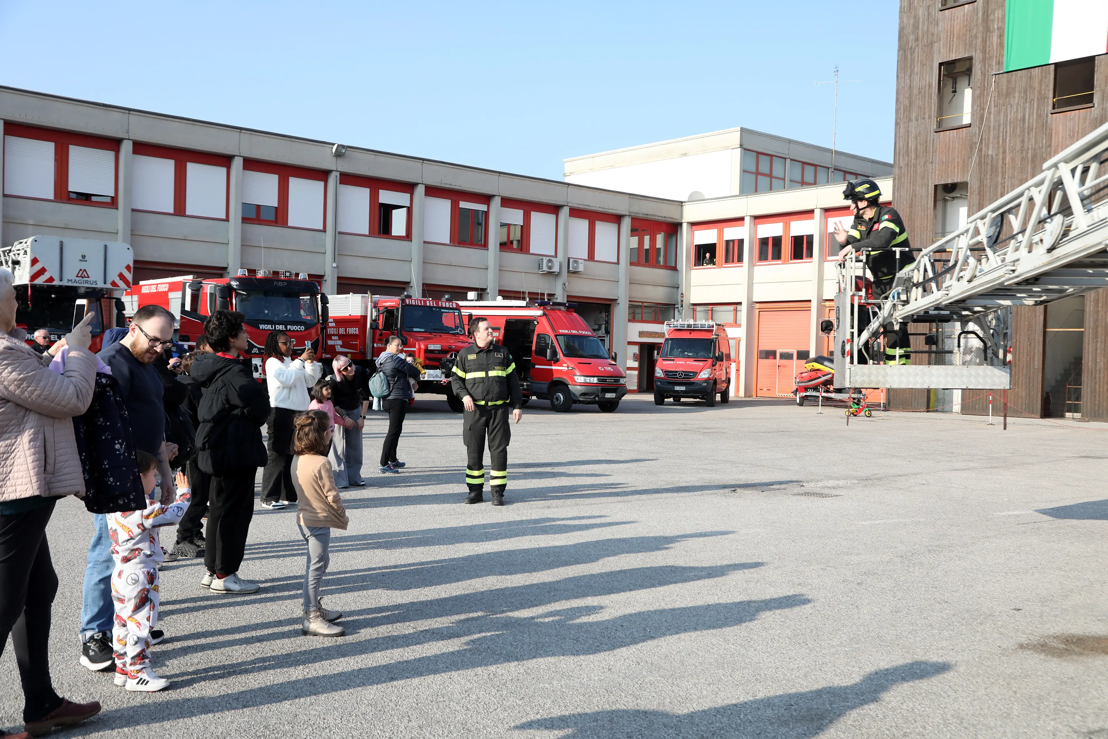 Celebrato anche nel capoluogo friulano l’87° anniversario di istituzione del Corpo dei vigili del fuoco, con la caserma del Comando dei vigili del fuoco di Udine aperta ai bambini e ai loro genitori.