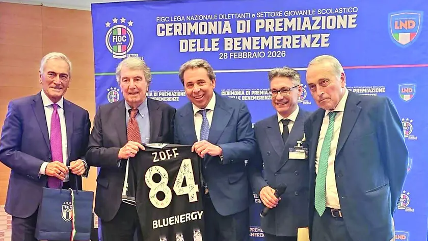 Il n°1 della Figc Gabriele Gravina, Dino Zoff, sabato 84 anni, Ermes Canciani, il presidente della Marianese Cristiano Silvestri e Giancarlo Abete (Lnd)