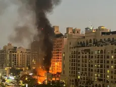 In un frame un momento dell'esplosione che si è verificata in un edificio nella zona di Palm Jumeirah