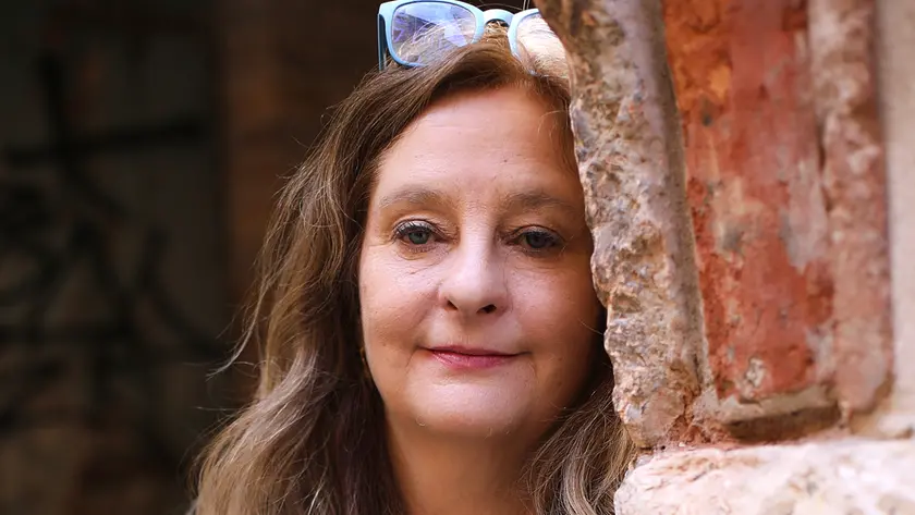 Helena Janeczek è nata in Baviera da una famiglia ebreo-polacca