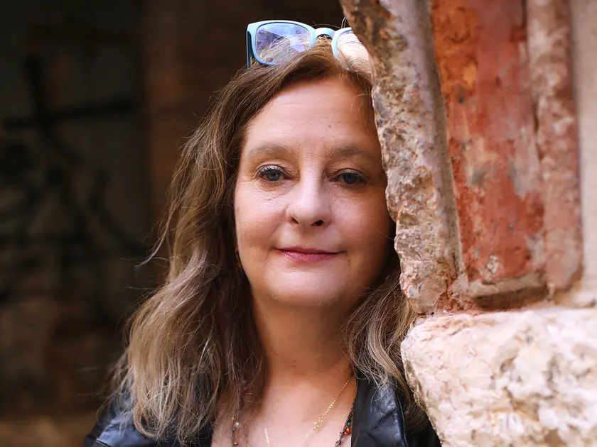 Helena Janeczek è nata in Baviera da una famiglia ebreo-polacca