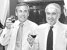 Gigi Di Meo (a destra) assieme a Mario Ruoso durante una festa