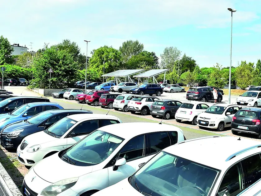 L’ampliamento del Moretti prevede la realizzazione di una struttura con tre nuovi piani in superficie su parte del parcheggio già esistente / Foto Petrussi