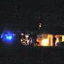 La villa illuminata e il lampeggiante dei carabinieri in via Stringher a Martignacco