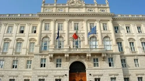 Il palazzo sede della Giunta regionale in piazza Unità d'Italia a Trieste (ex palazzo del Lloyd Triestino)